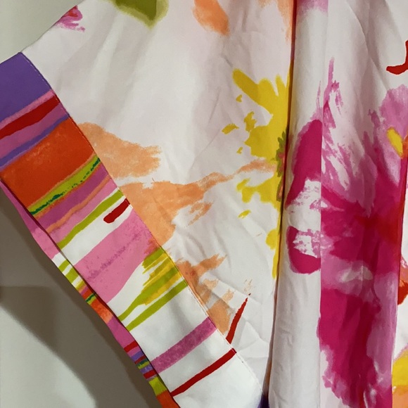 Natori Silky Floral Robe - Picture 6 of 10